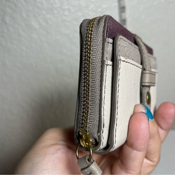 Fossil Fiona Zip Coin Wallet in Champagne - Picture 8 of 12